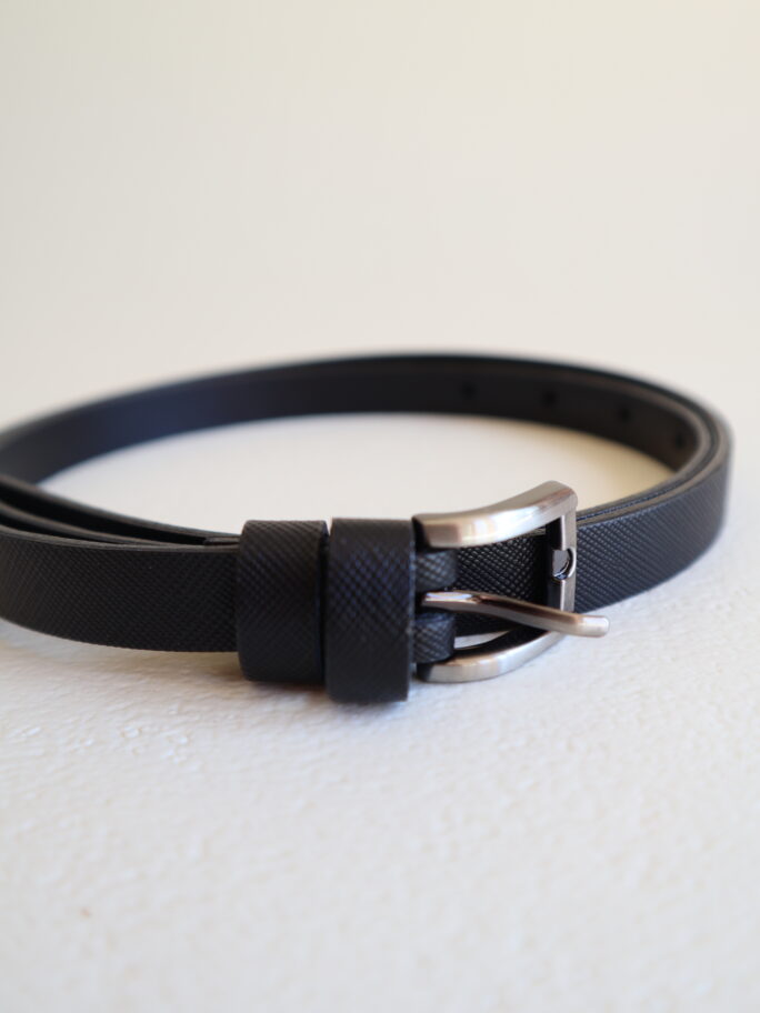 Must kitsas nahast vöö