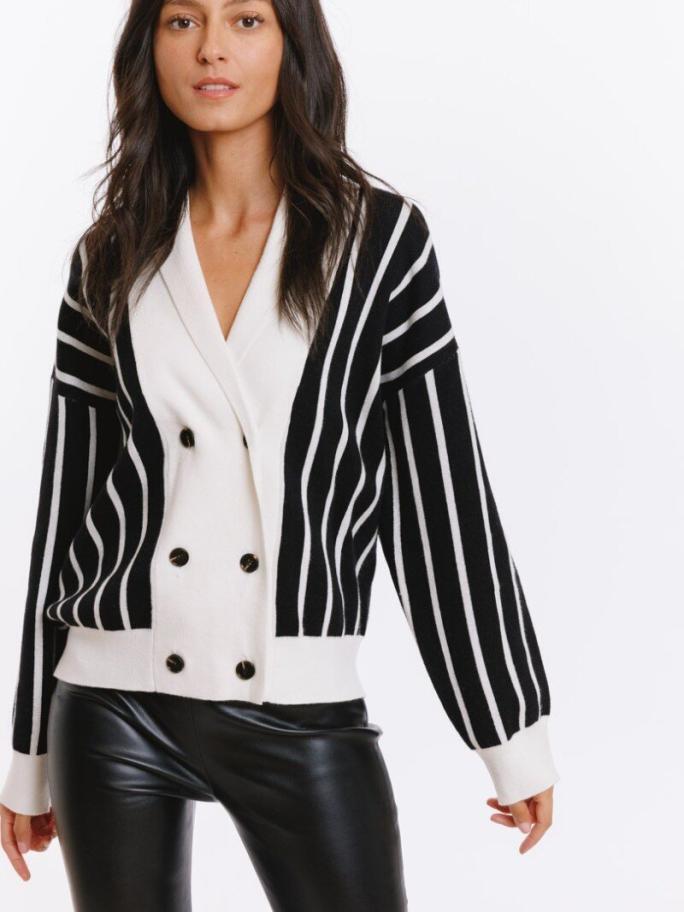 Must-valge nööpidega kampsun