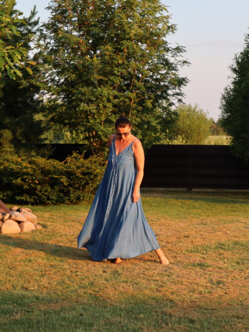 Sinine denim maksikleit