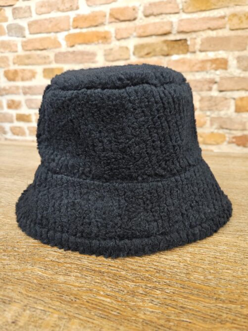 Kahtepidi kantav bucket hat