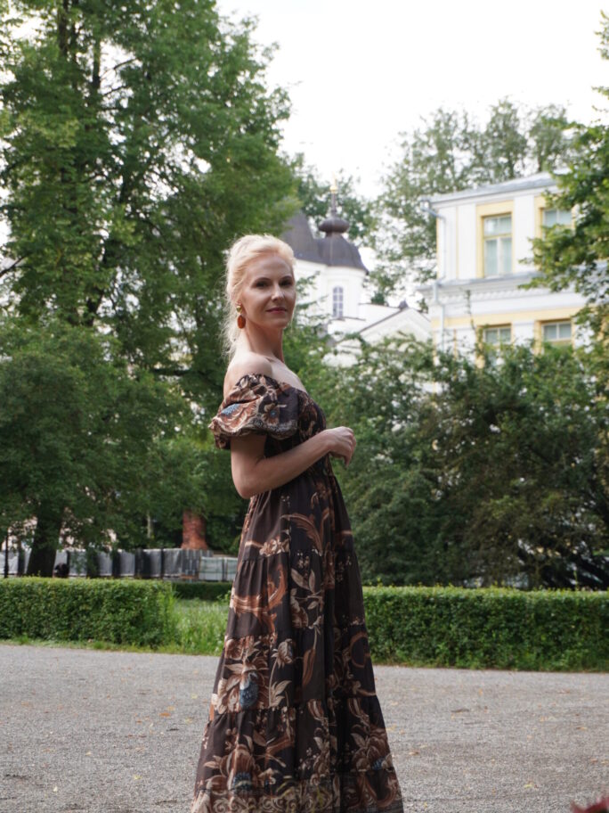 Pruun lilleline kleit