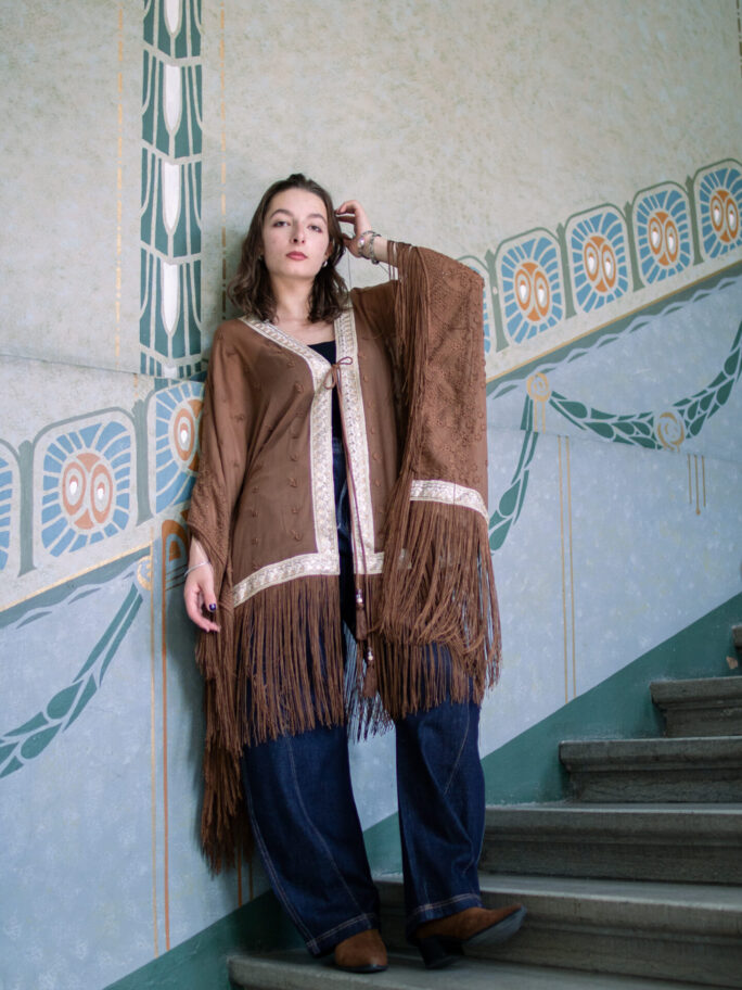 Pruun narmastega kaftan