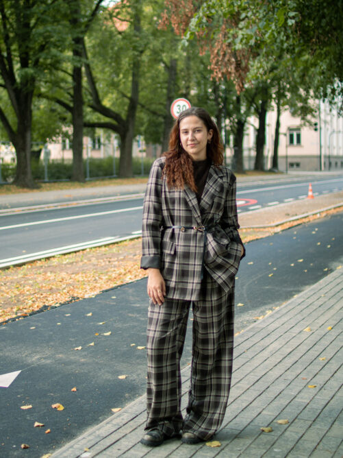 Ruuduline pintsak vööga - Image 5