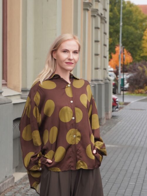 Täpiline siidist pluus - Image 2
