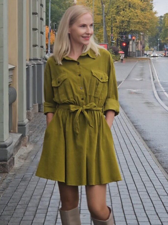 Lühike velvetine kleit