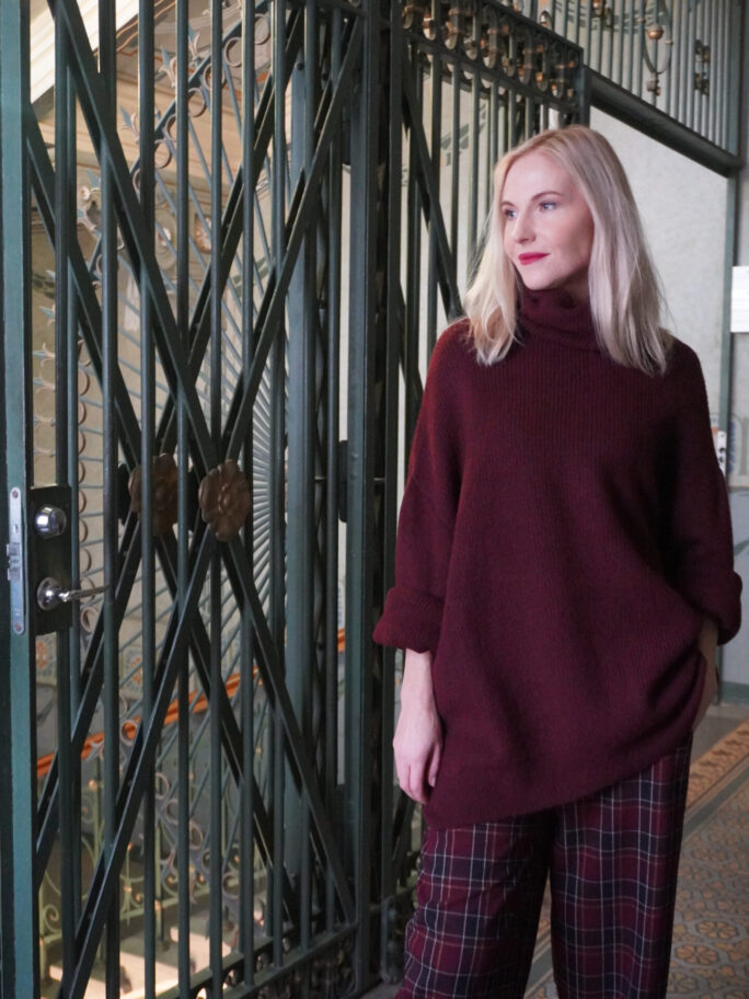 Avar kõrge kraega kampsun