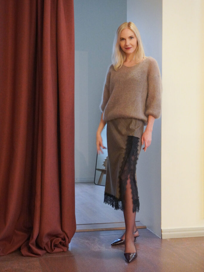 Ruuduline pitsiga seelik