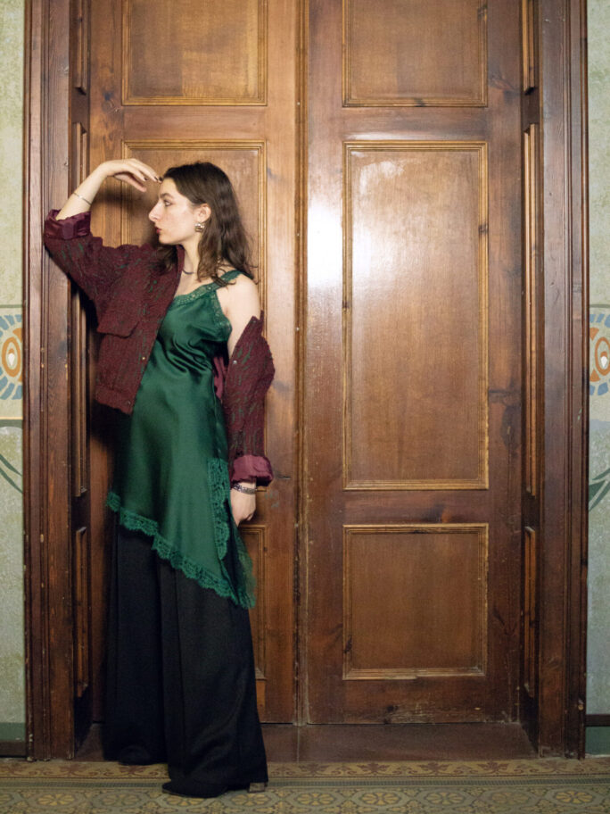 Roheline pitsiga pluus