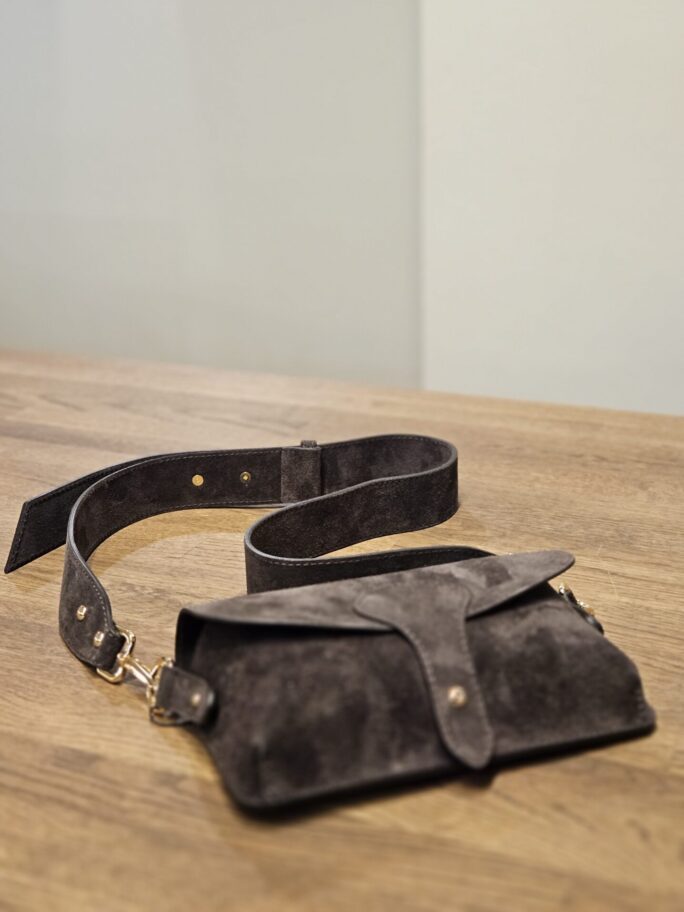 Väike seemisnahast üleõlakott