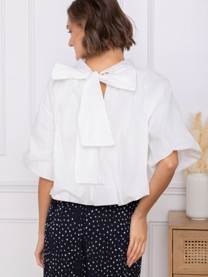 Valge puhvvarrukaga pluus