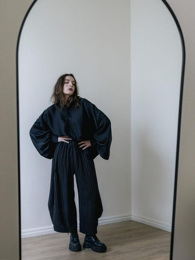 Avar laiade varrukatega särk