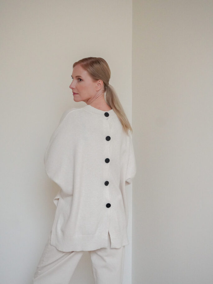 Kahtepidi kantav nööpidega kampsun