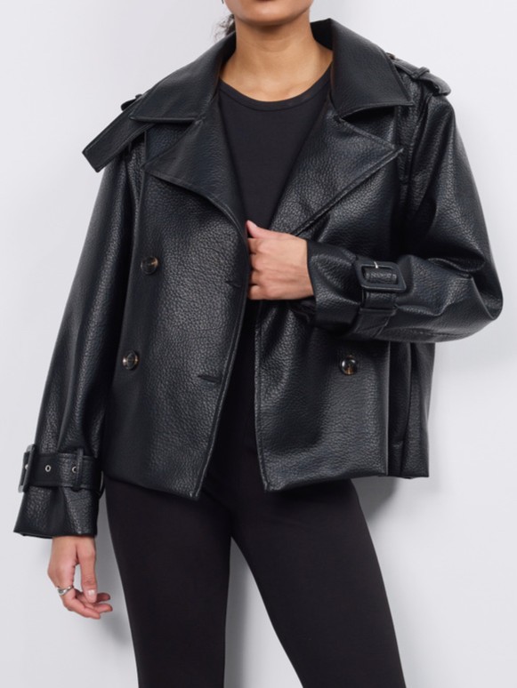 Must kunstnahast tagi